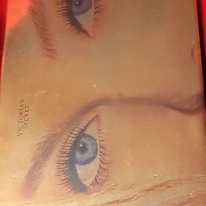 Rare Victoria Secret color eyeshadow pallette